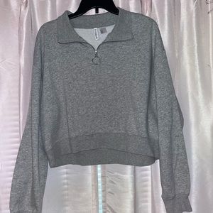 Gray cropped sweatshirt